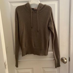 SO army green long sleeve hooded sweater with strings size xs